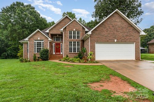 125 Stumpy Creek Rd, Mooresville, NC, 28117-8492 | Card Image