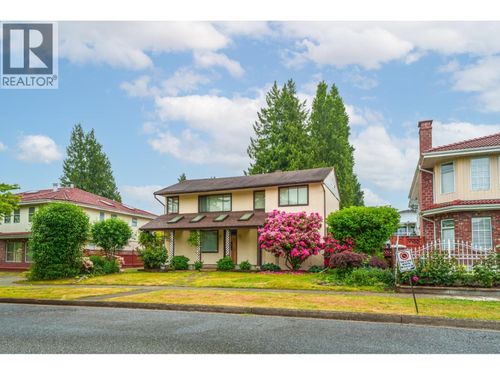 7624 Ulster Street, Burnaby, BC, V5E2E9 | Card Image
