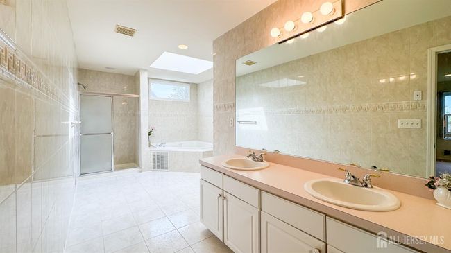 166 Lund Ave, House other with 5 bedrooms, 3 bathrooms and null parking in Edison NJ | Image 16