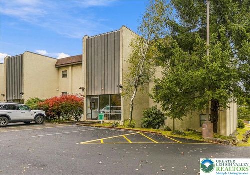 146 Foxfire Dr, Mount Pocono, PA, 18344-1698 | Card Image