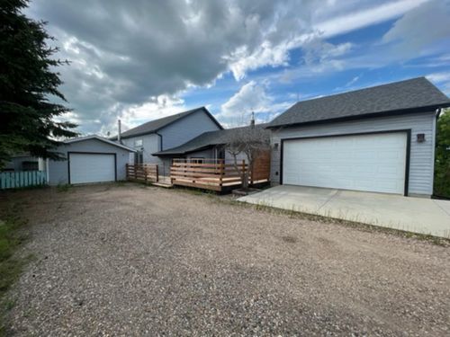 3 2nd St E, Dewberry, AB, T0B1G0 | Card Image