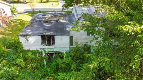 4089 N River Rd, Fort Gratiot, MI, 48059-4048 | Card Image