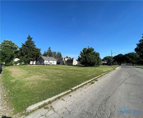 5338 305th St, Toledo, OH, 43611-2658 | Card Image