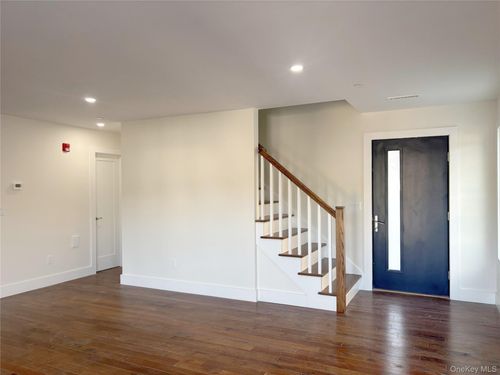 b-15 Baylis Ct, Tarrytown, NY, 10591-3601 | Card Image