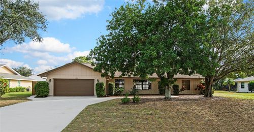 560 W Forest Trl, Vero Beach, FL, 32962-4647 | Card Image