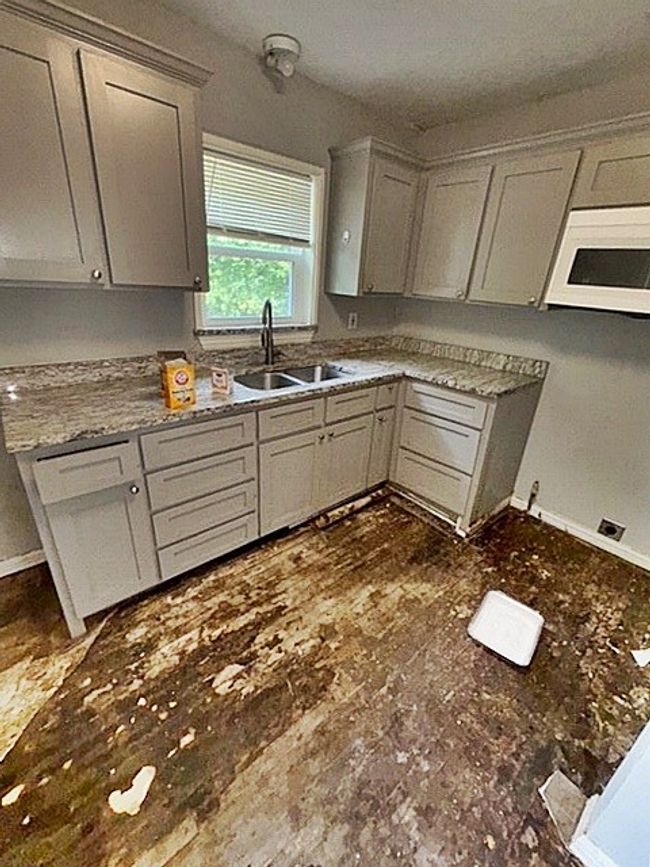 1921 Mckamie Rd, House other with 2 bedrooms, 1 bathrooms and null parking in Mcgregor TX | Image 9