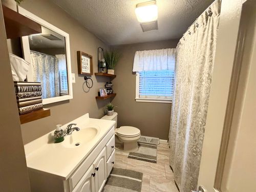 23 Jericho Rd, Pelham, NH, 03076-3613 | Card Image