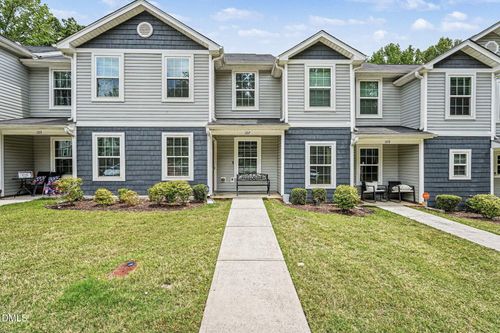 g107-918 E Green St, Franklinton, NC, 27525-1463 | Card Image