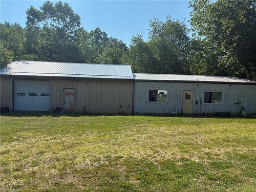 182 Sharon Rd, Greenville, PA, 16125-8105 | Card Image