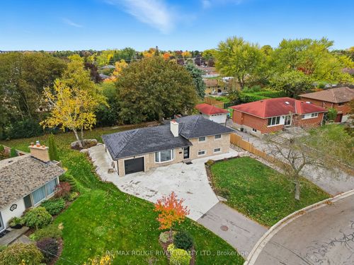 369 Glendale Ave, Oshawa, ON, L1J3H6 | Card Image