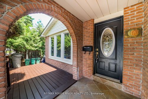 {{alt}} | Card Image