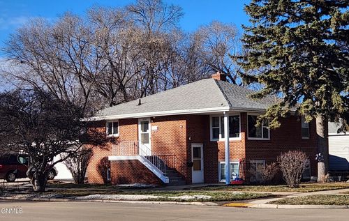 1422 E Avenue E, Bismarck, ND, 58501-4258 | Card Image