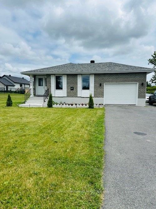 2261 Pitt St, Cornwall, ON, K6K1A4 | Card Image