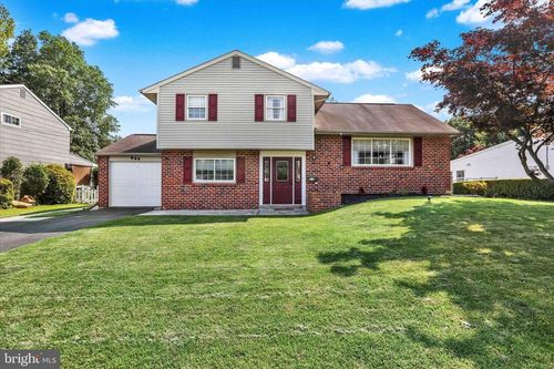 869 Primrose Dr, WARMINSTER, PA, 18974-4151 | Card Image