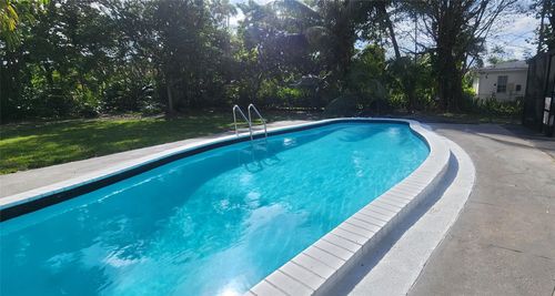 14715 N Spur Dr, Miami, FL, 33161-2038 | Card Image