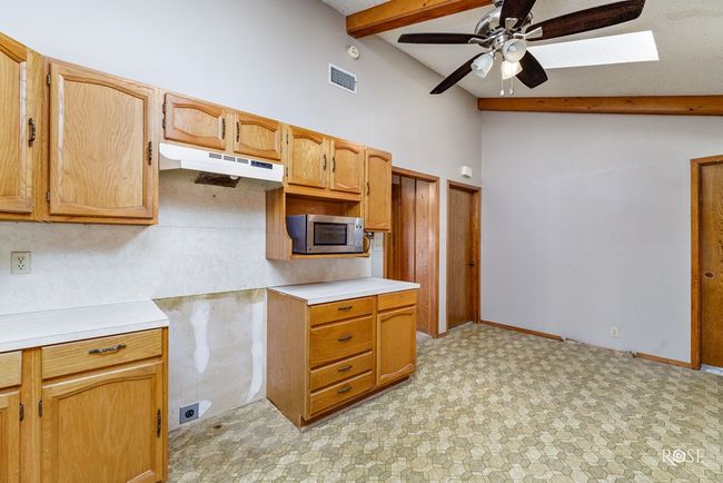 209 N Florida Ave, House other with 3 bedrooms, 3 bathrooms and 2 parking in Big Lake TX | Image 12