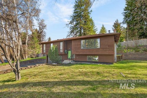 810 Sherwood St, Moscow, ID, 83843-9637 | Card Image