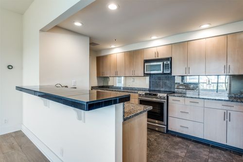 apt-502-3030 Mckinney Ave, Dallas, TX, 75204-7482 | Card Image