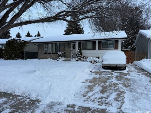 1236 Av Y N, Saskatoon, SK, S7L3L7 | Card Image