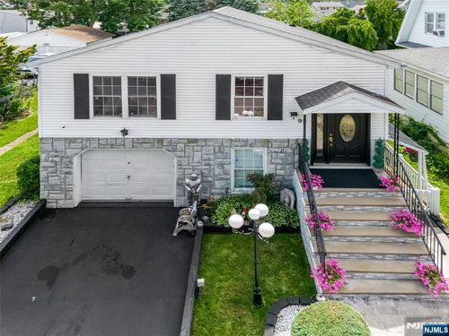 95 Burlington Ave, Paterson, NJ, 07502-1801 | Card Image