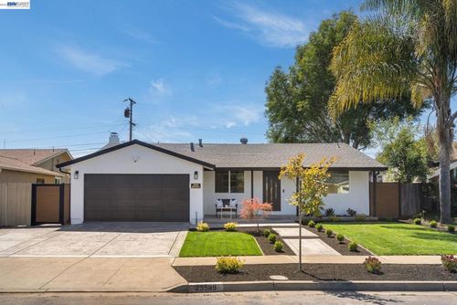 25589 Belhaven St, Hayward, CA, 94545-2529 | Card Image