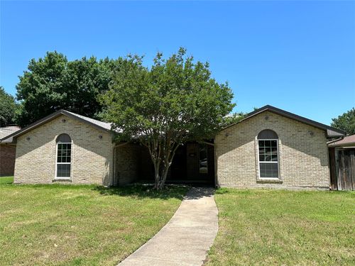 823 Madrid Dr, Duncanville, TX, 75116-3917 | Card Image