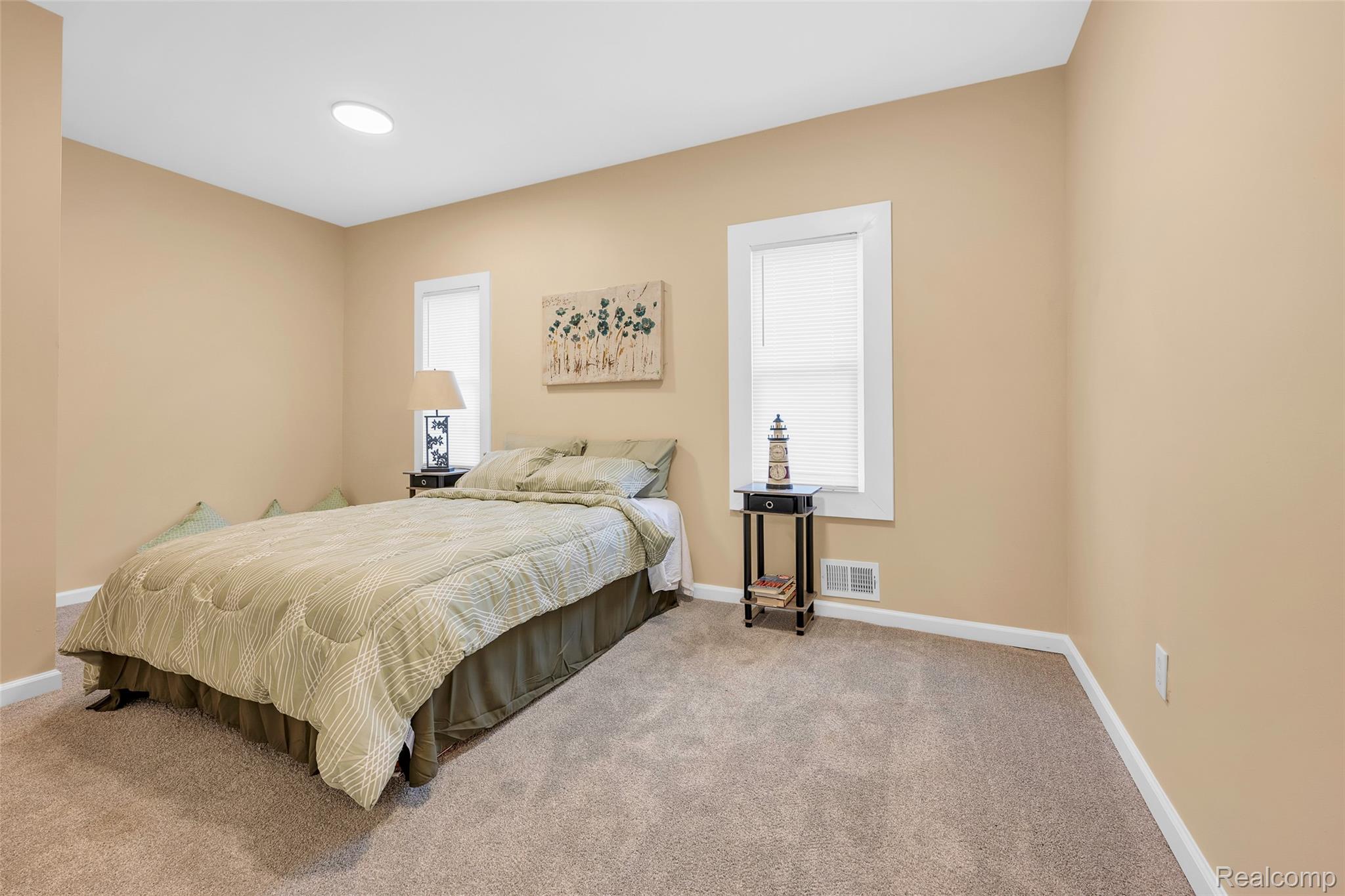 Residential Lease in Detroit 5
