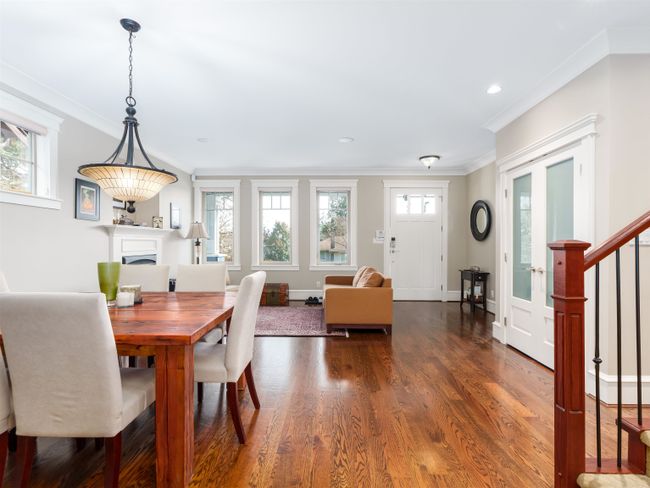 308 E 23 Rd Street, House other with 5 bedrooms, 4 bathrooms and 3 parking in North Vancouver BC | Image 3
