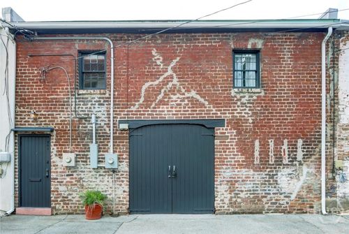 205 W Jones Ln, savannah, GA, 31401-4549 | Card Image