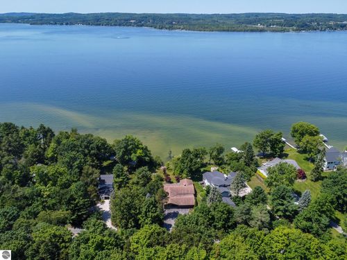 8178 S Lakeview Road, Traverse City, MI, 49684 | Card Image
