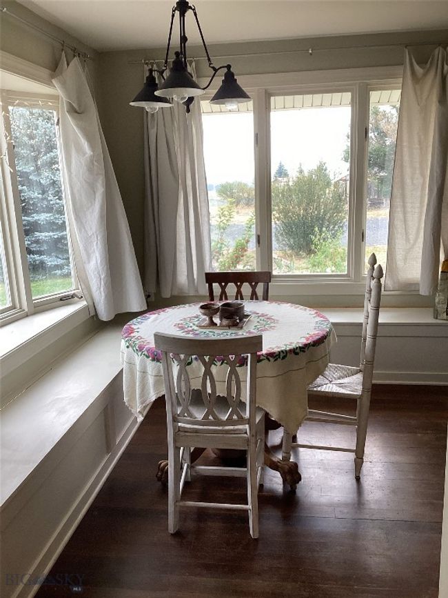 BREAKFAST NOOK | Image 18