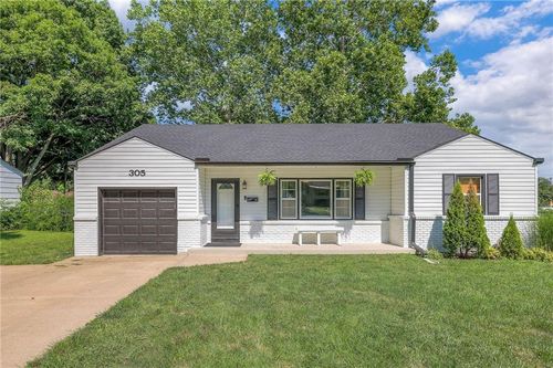 305 S East Ave, Belton, MO, 64012-3061 | Card Image