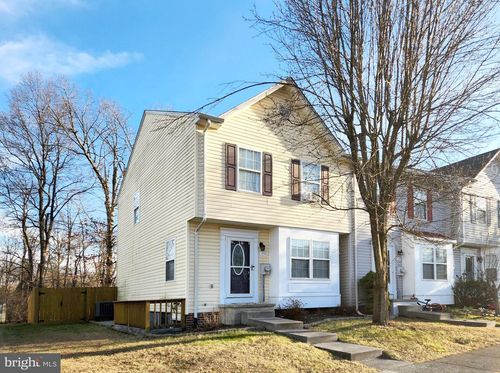 236 Sherando Cir, STEPHENS CITY, VA, 22655-4005 | Card Image