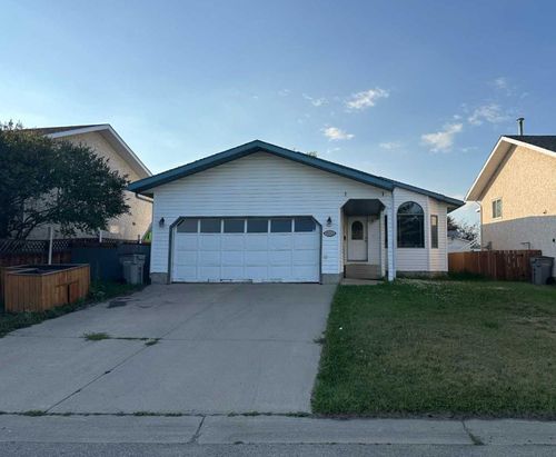 9412 82 Avenue, Grande Prairie, AB, T8V6W2 | Card Image