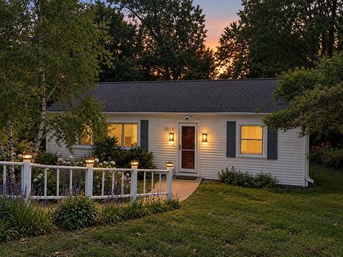 5513 Old Middleton Rd, Madison, WI, 53705-1122 | Card Image