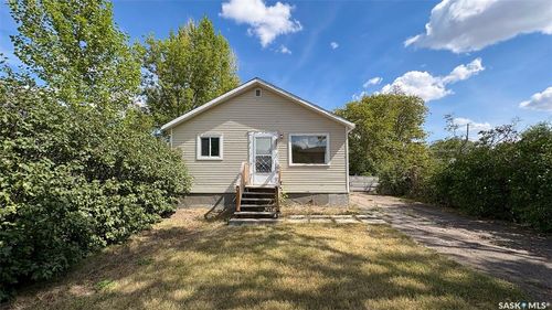 647 Robinson Street, Regina, SK, S4T2L9 | Card Image