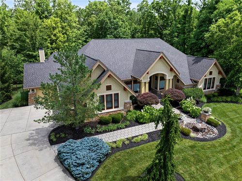 9381 Ridings Blvd, Washingtn Twp, OH, 45458-9745 | Card Image