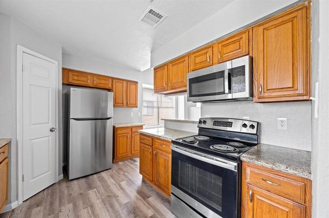 8803 Enchanted Forest Dr, House other with 3 bedrooms, 2 bathrooms and 2 parking in Houston TX | Image 13