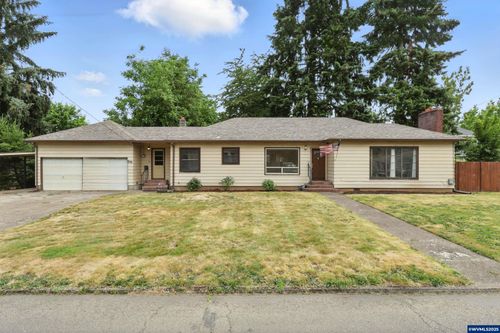 609 W Lincoln St, Woodburn, OR, 97071-4201 | Card Image