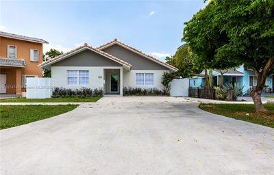 3425 Sw 69th Ave, House other with 4 bedrooms, 2 bathrooms and null parking in Miami FL | Image 2