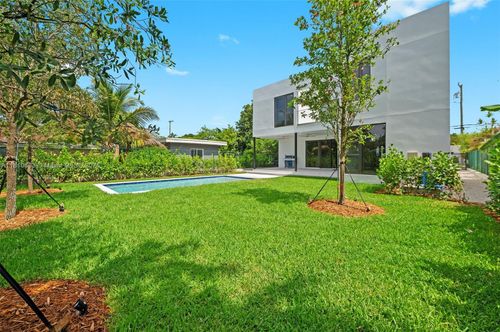2127 Sw 11th Ter, Miami, FL, 33135-5005 | Card Image