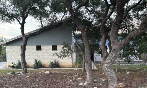 172 Bluff Trl, Dripping Springs, TX, 78620-3363 | Card Image