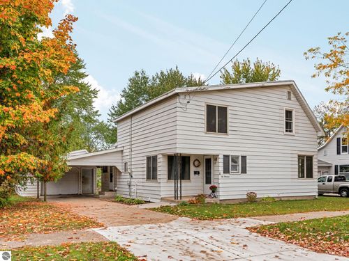 619 Linden St, Cadillac, MI, 49601-1515 | Card Image