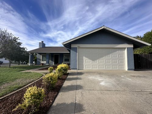 9051 Bramble Trail Way, Sacramento, CA, 95826 | Card Image