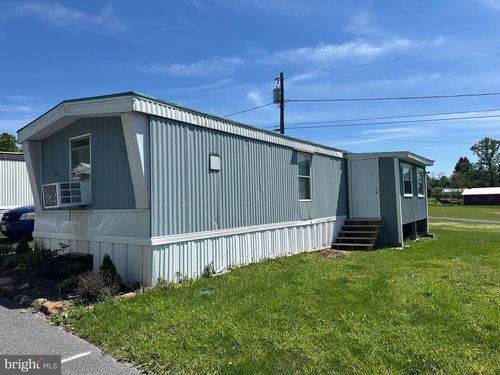 32 Cloverleaf Ct, MC CONNELLSBURG, PA, 17233-8181 | Card Image