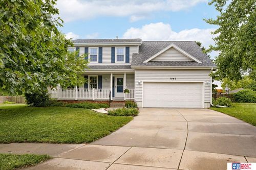 7940 Zachary Cir, Lincoln, NE, 68507-3327 | Card Image