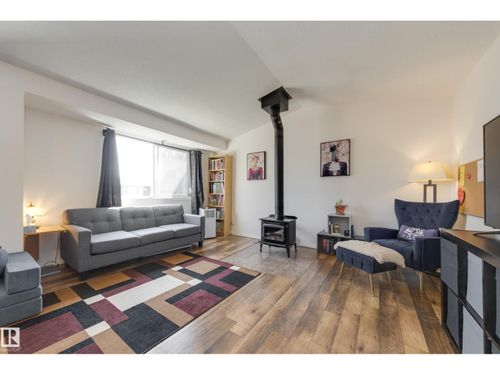 1522 69 St Nw, Edmonton, AB, T6K3R3 | Card Image