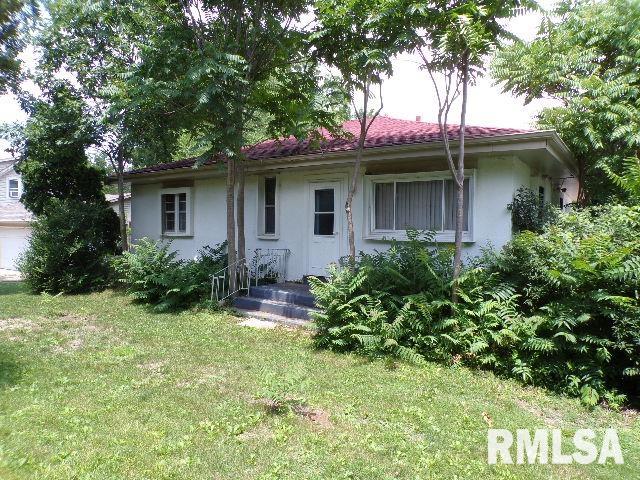 49th St, Davenport, IA 52806