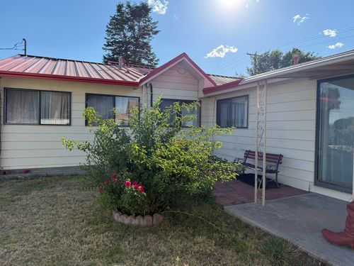 10 Adams St, Clayton, NM, 88415-3107 | Card Image
