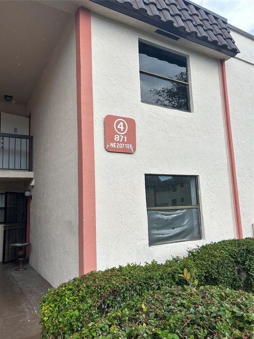 apt-102-871 Ne 207th Ter, Miami, FL, 33179-1951 | Card Image